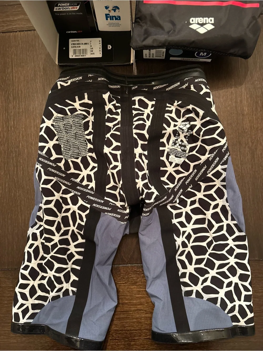 Brand NEW Men’s Arena Powerskin Carbon Ultra tech suit SIZE 32 / M